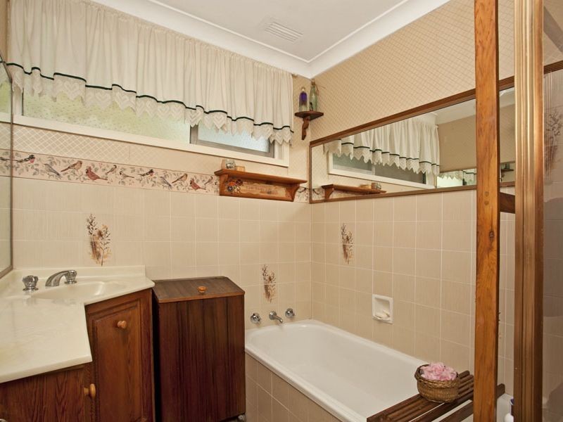 33 Tunnel Road, Helensburgh NSW 2508