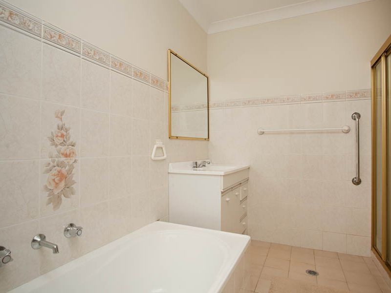 2/126 Parkes Street, Helensburgh NSW 2508