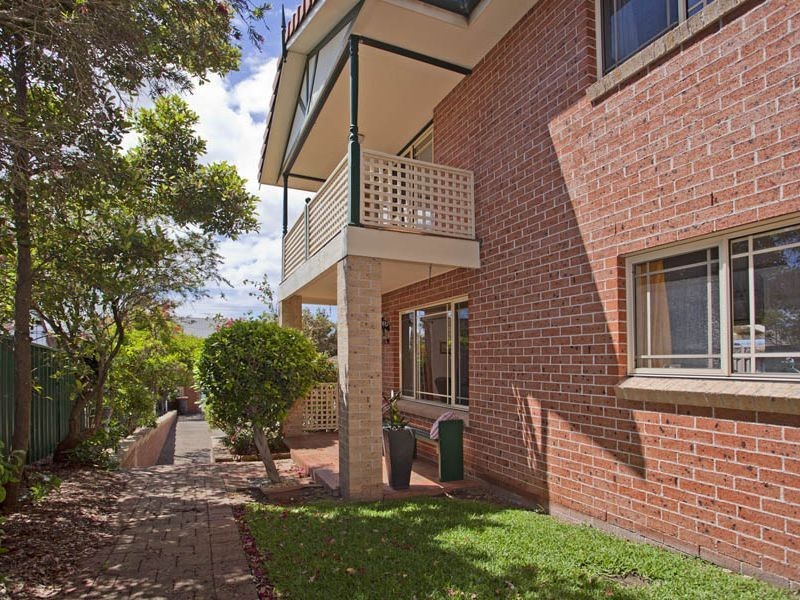 1/8 Stuart Street, Helensburgh NSW 2508