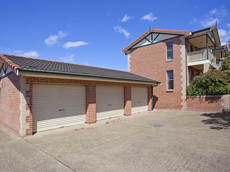 1/8 Stuart Street, Helensburgh NSW 2508