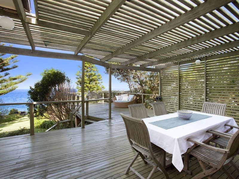 17 Kallaroo Avenue, Stanwell Park NSW 2508