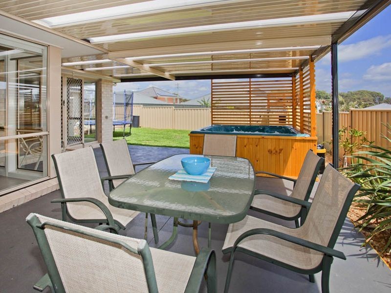 100 Walker Street, Helensburgh NSW 2508