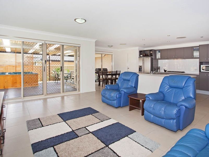 100 Walker Street, Helensburgh NSW 2508