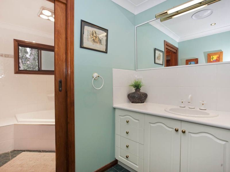 70 The Crescent, Helensburgh NSW 2508