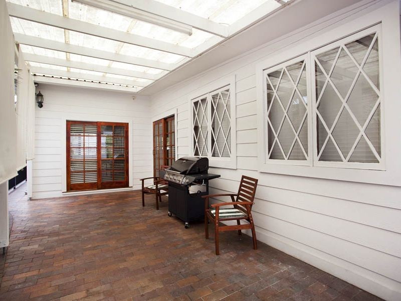 57 The Crescent, Helensburgh NSW 2508