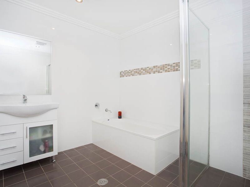 9/11 Stuart Street, Helensburgh NSW 2508
