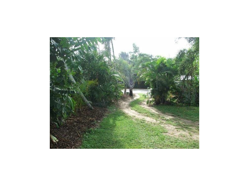 23 Pacific Pde, Mission Beach QLD 4852
