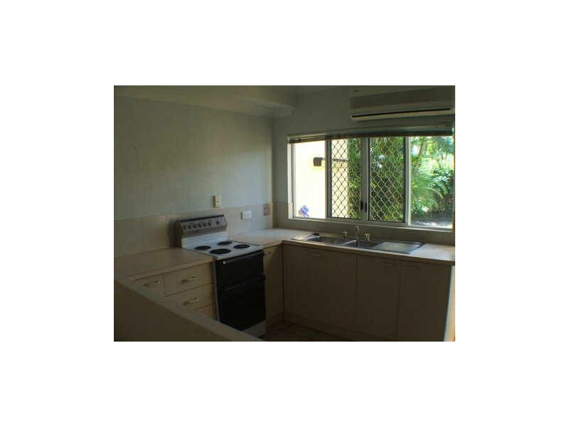 2 Hilliar St, Mission Beach QLD 4852