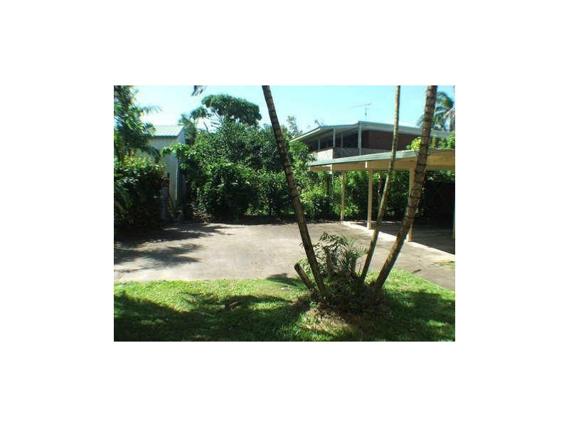 2 Hilliar St, Mission Beach QLD 4852