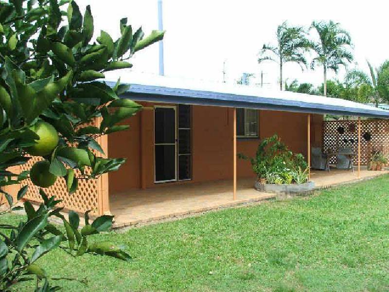 89 Taylor Street, Tully Heads QLD 4854