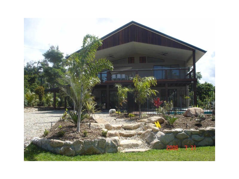 15 Pioneer Street, Mission Beach QLD 4852