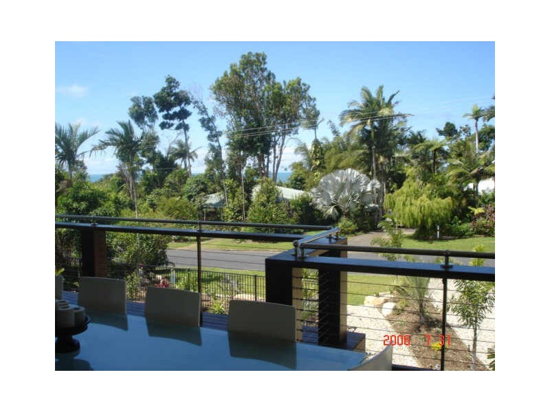 15 Pioneer Street, Mission Beach QLD 4852