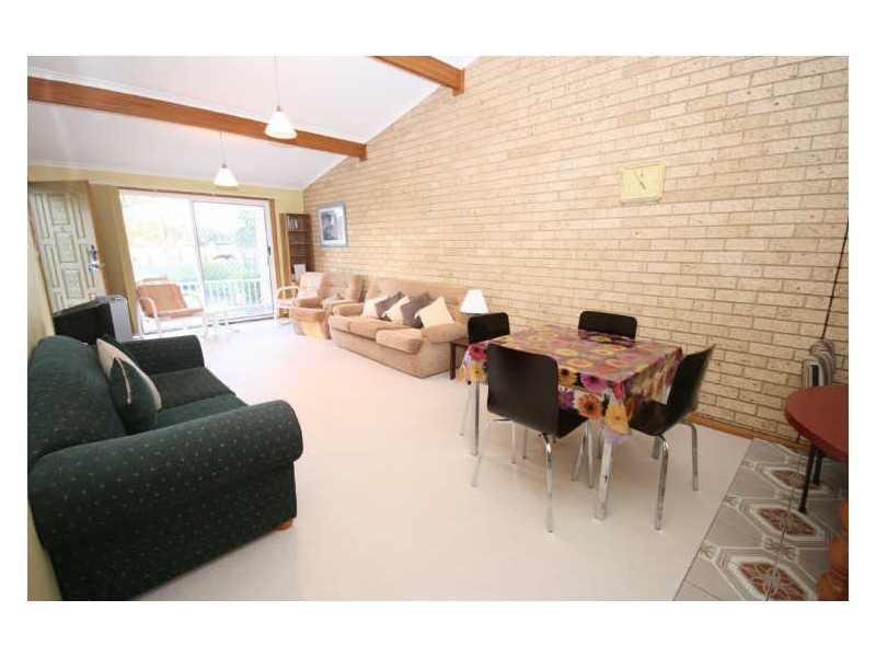 5/2 Aqua Crescent, Lake Cathie NSW 2445