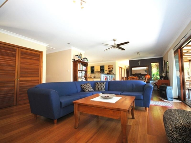289 Long Point Drive, Lake Cathie NSW 2445