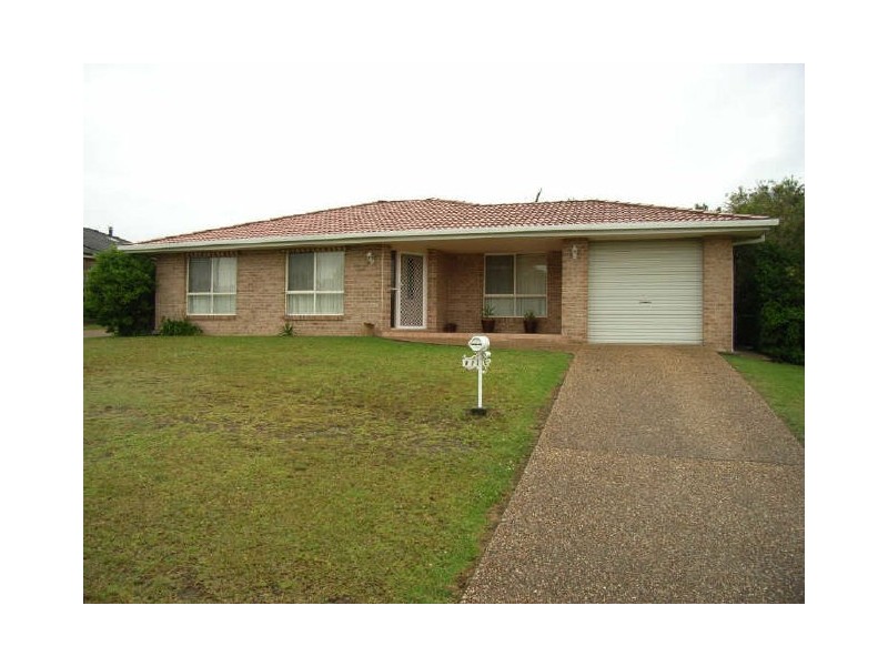 82 Fiona Crescent, Lake Cathie NSW 2445