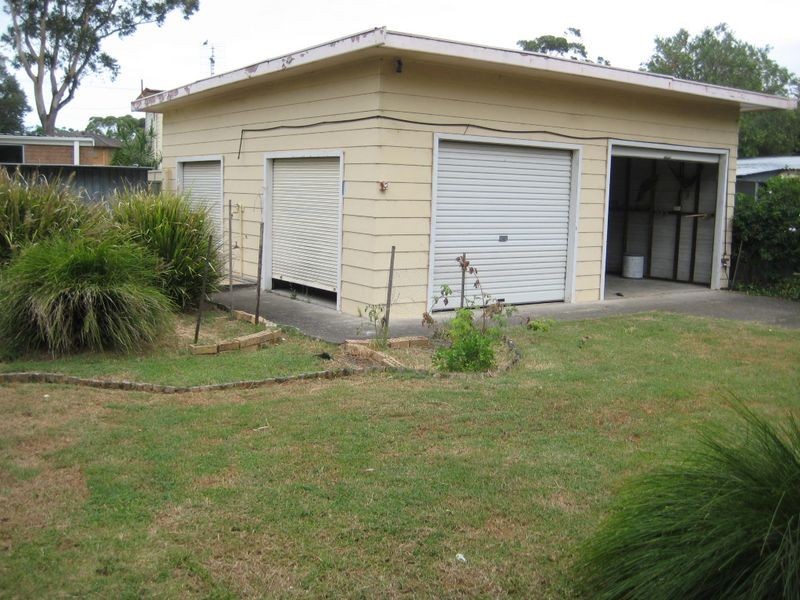 33 Evans Street, Lake Cathie NSW 2445