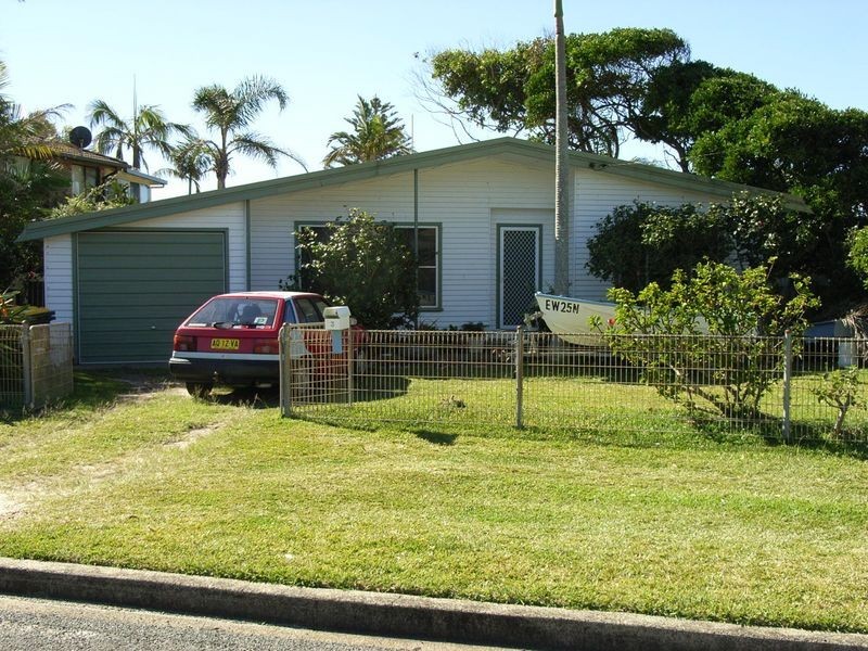 3 Kalang Street, Lake Cathie NSW 2445