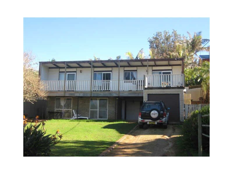 105 Chepana Street, Lake Cathie NSW 2445