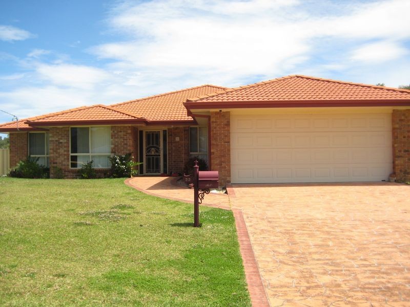 22 Ernest Street, Lake Cathie NSW 2445