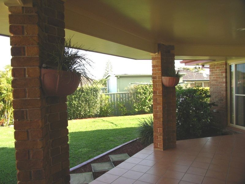 22 Ernest Street, Lake Cathie NSW 2445