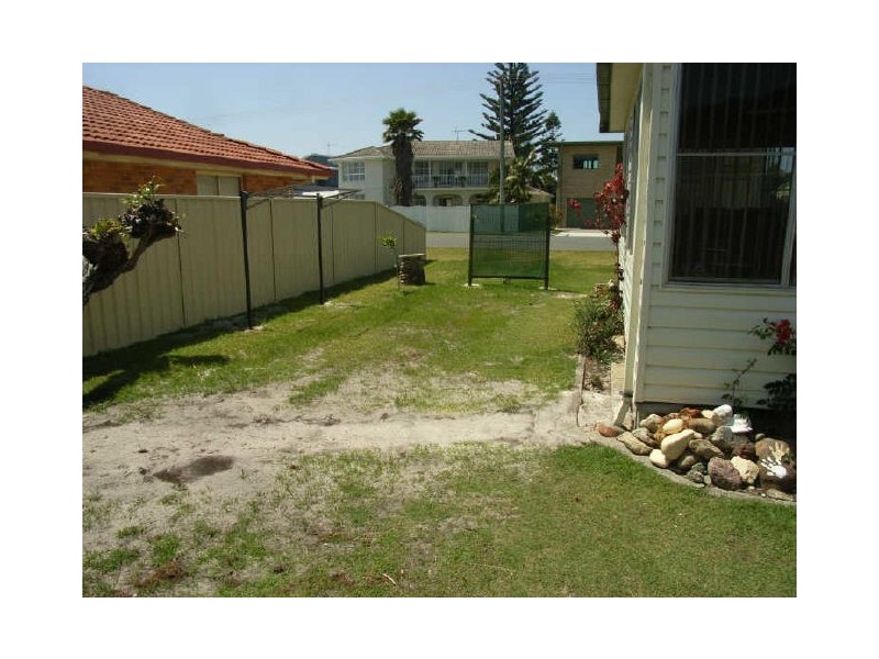 39 Chepana Street, Lake Cathie NSW 2445