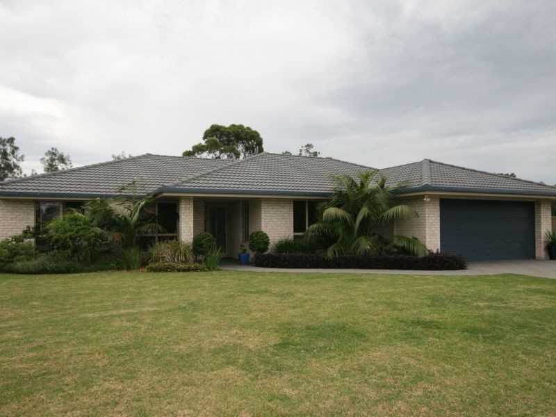 11 Tweed Place, Lake Cathie NSW 2445