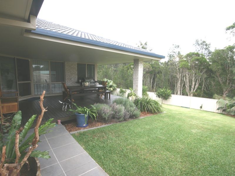 11 Tweed Place, Lake Cathie NSW 2445