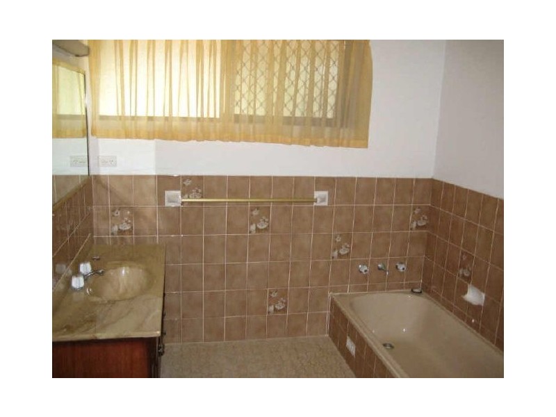 4 Middle Rock Road, Lake Cathie NSW 2445