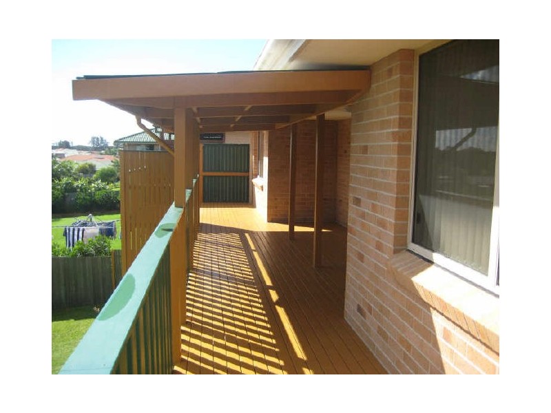 19 Dampier Court, Lake Cathie NSW 2445