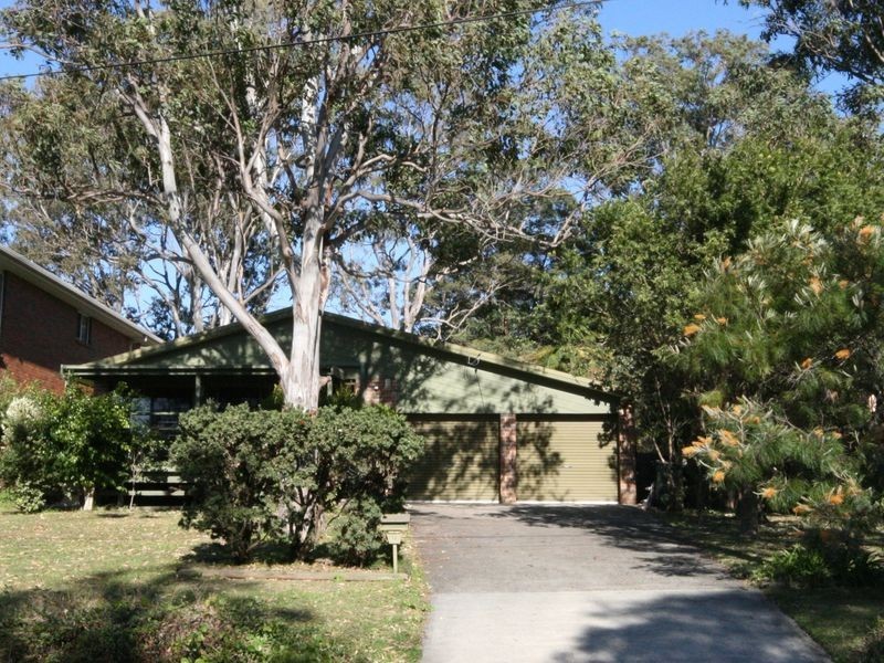 16 Tallong Drive, Lake Cathie NSW 2445