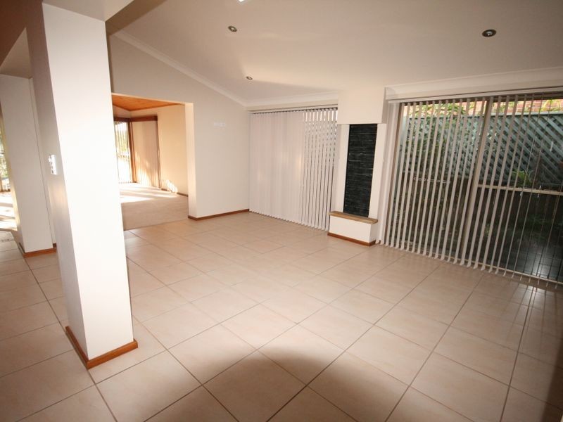 16 Tallong Drive, Lake Cathie NSW 2445