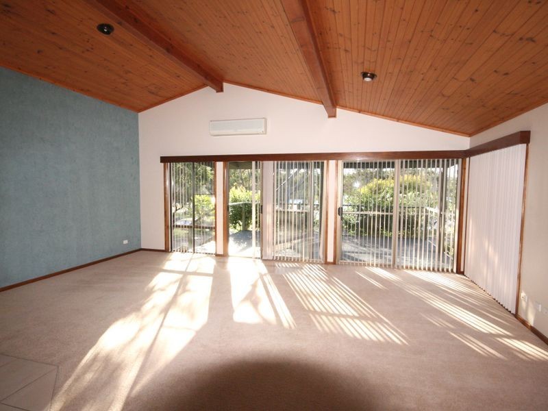 16 Tallong Drive, Lake Cathie NSW 2445