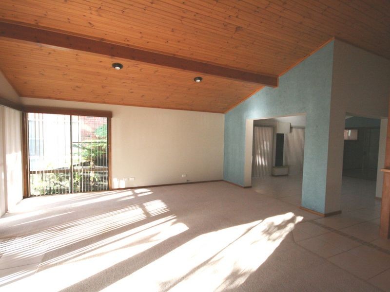 16 Tallong Drive, Lake Cathie NSW 2445