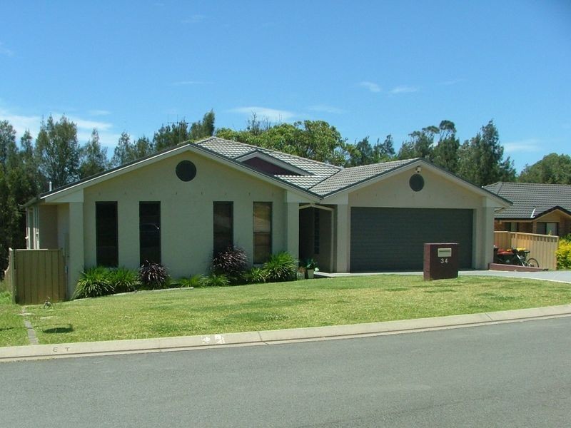 34 Bligh Place, Lake Cathie NSW 2445