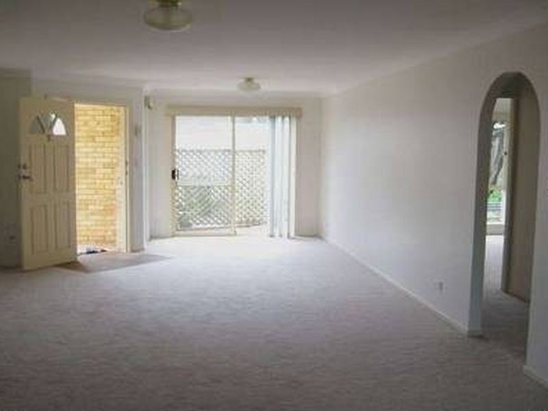 2/70 Fiona Crescent, Lake Cathie NSW 2445