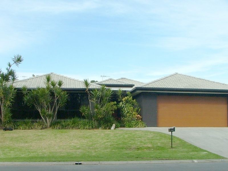 48 Explorers Way, Lake Cathie NSW 2445