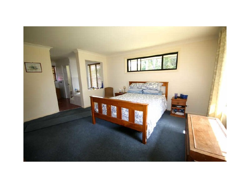 10 Edgewater Close, Lake Cathie NSW 2445