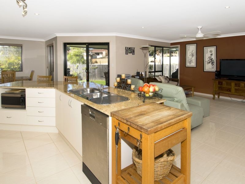 16 Buchan Place, Lake Cathie NSW 2445