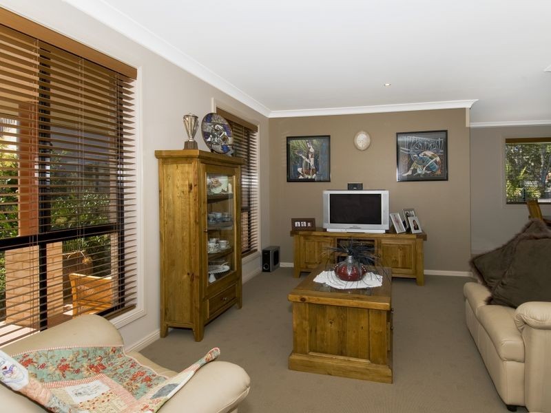 16 Buchan Place, Lake Cathie NSW 2445