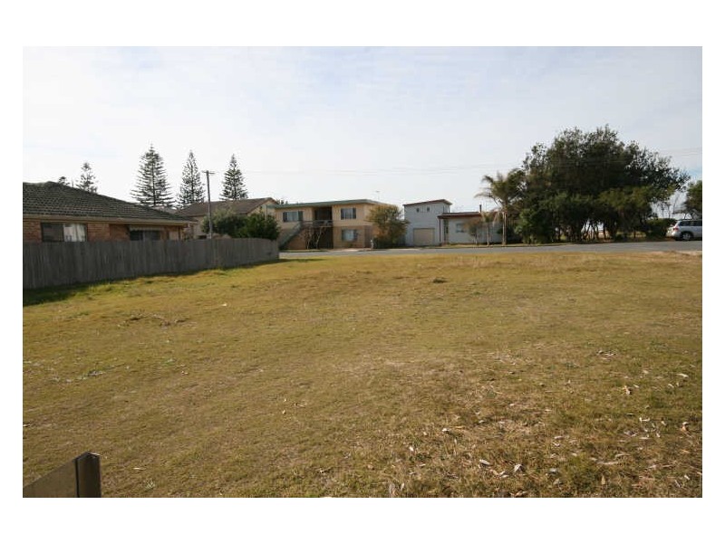 1590 Ocean Drive, Lake Cathie NSW 2445