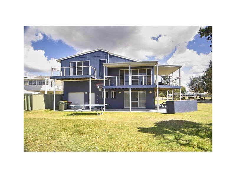 38 Chepana Street, Lake Cathie NSW 2445