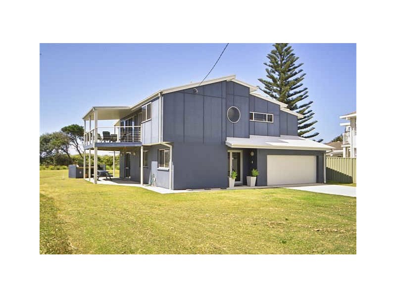 38 Chepana Street, Lake Cathie NSW 2445