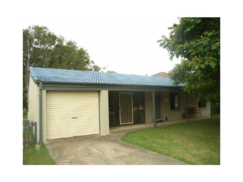 10 Banjora Place, Lake Cathie NSW 2445