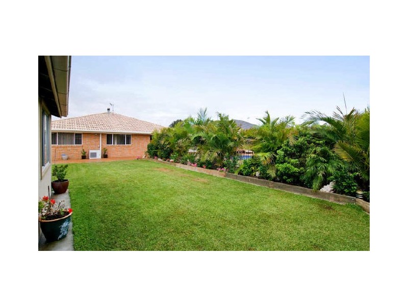 8 Buchan Place, Lake Cathie NSW 2445