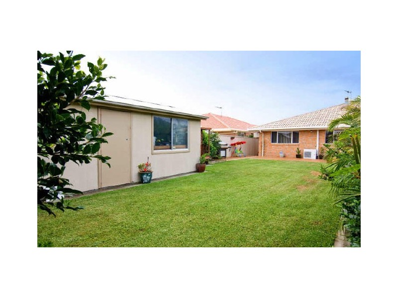 8 Buchan Place, Lake Cathie NSW 2445