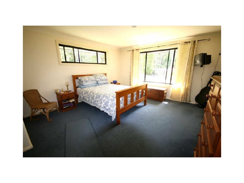 10 Edgewater Close, Lake Cathie NSW 2445