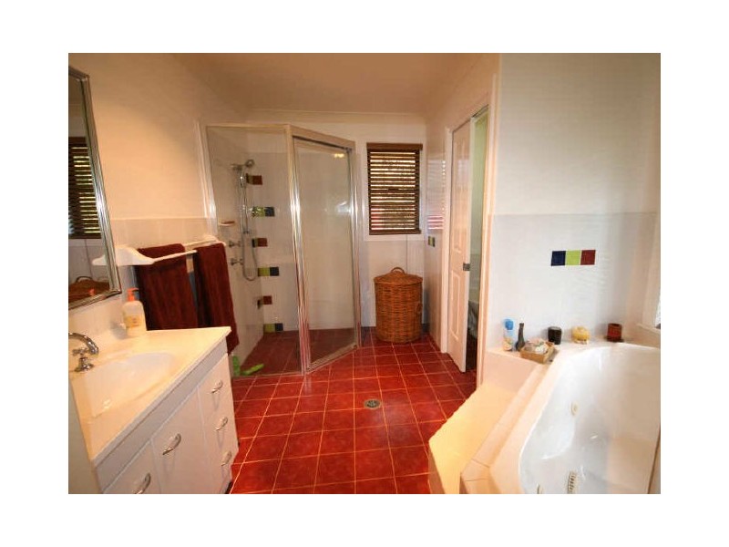 10 Edgewater Close, Lake Cathie NSW 2445