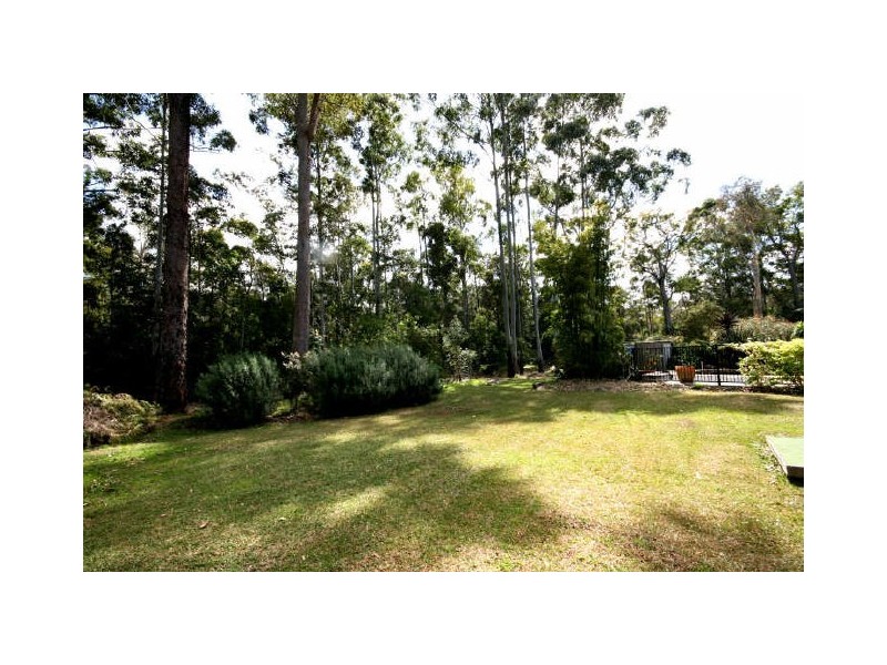 10 Edgewater Close, Lake Cathie NSW 2445