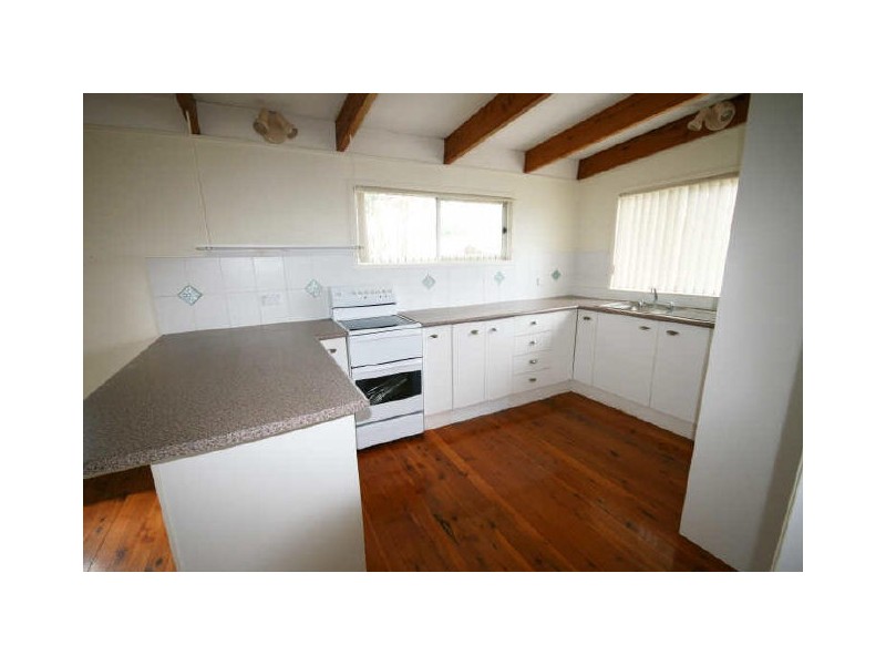 6 Taloumbi Place, Lake Cathie NSW 2445