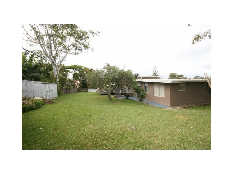 6 Taloumbi Place, Lake Cathie NSW 2445